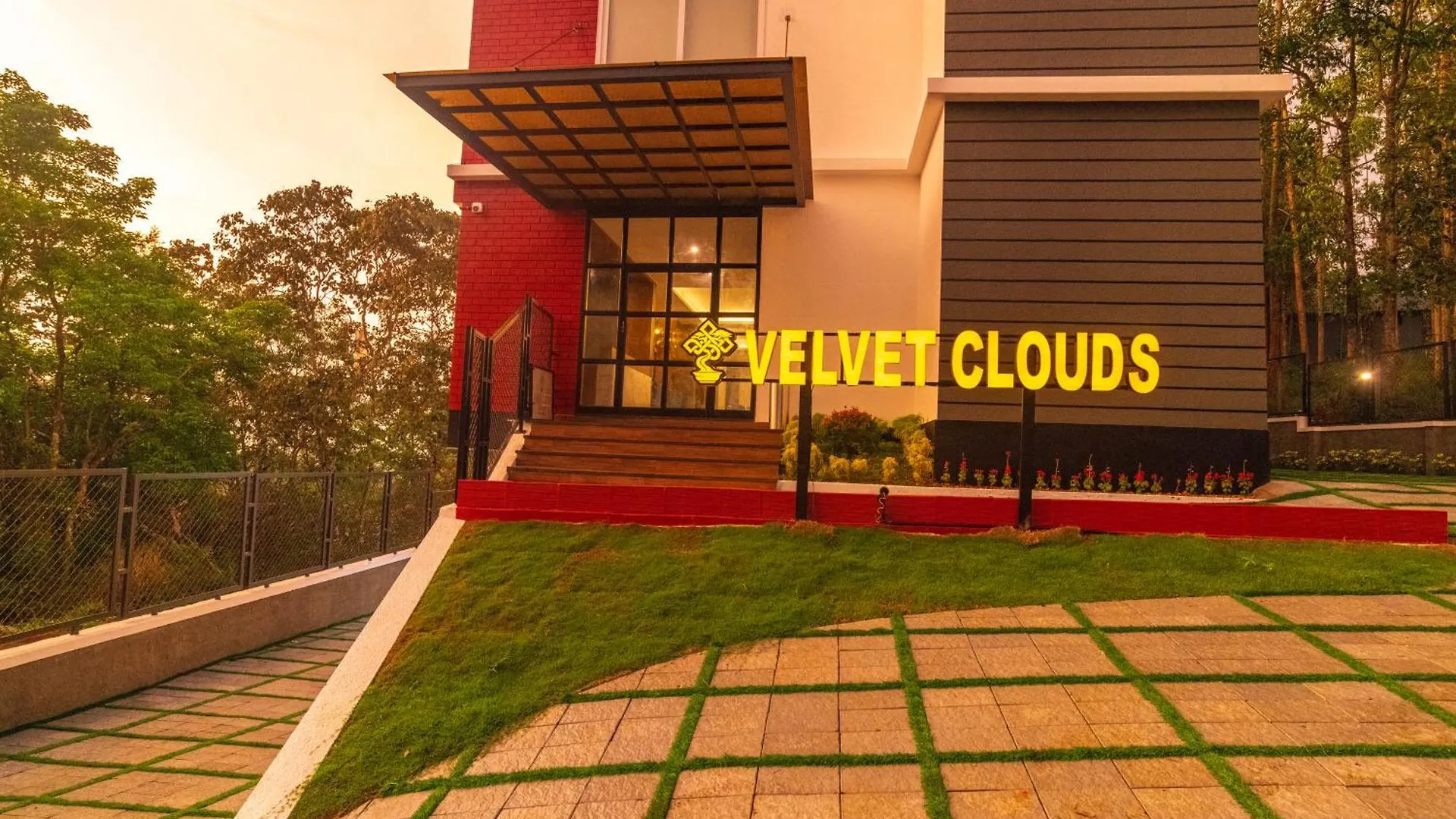 Velvet Clouds Munnar Hotel 4*,