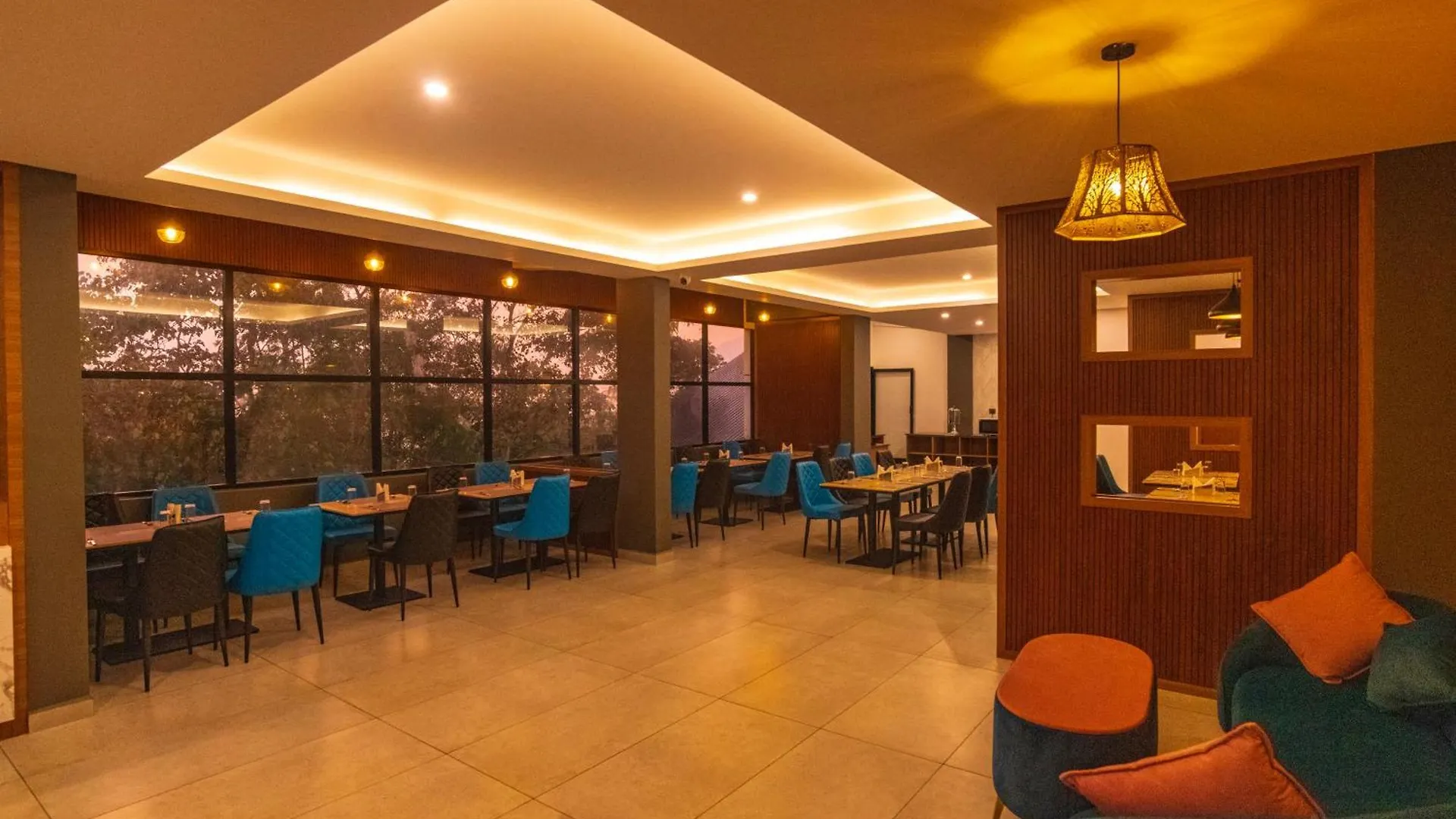 ****  Velvet Clouds Munnar Hotel India