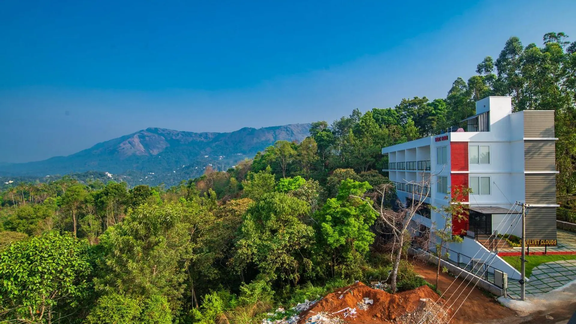 Velvet Clouds Munnar Hotel