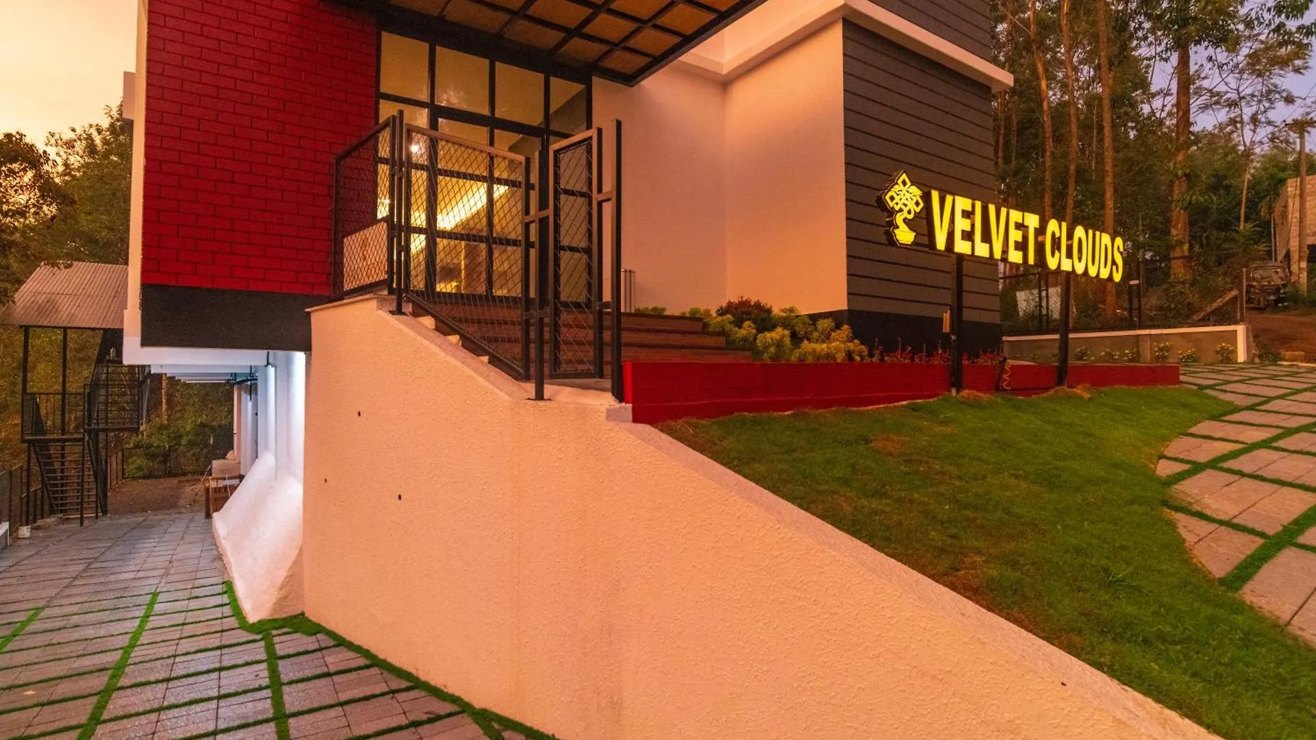 Velvet Clouds Munnar Hotel 4*,